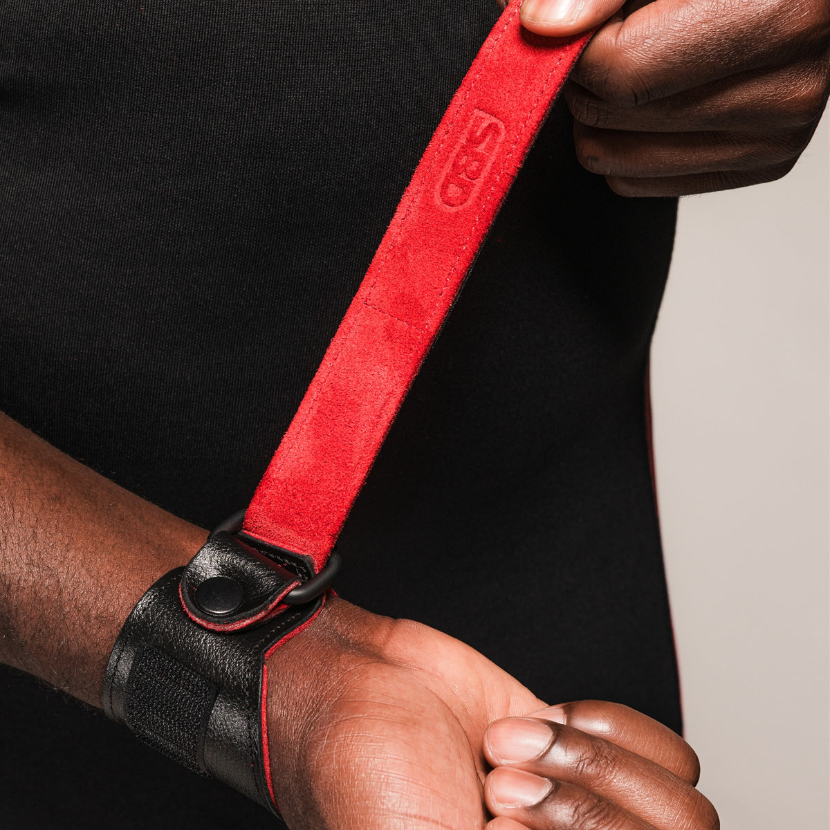 SBD Leather Weightlifting Wrist Wraps mit rotem Wildleder-Interieur