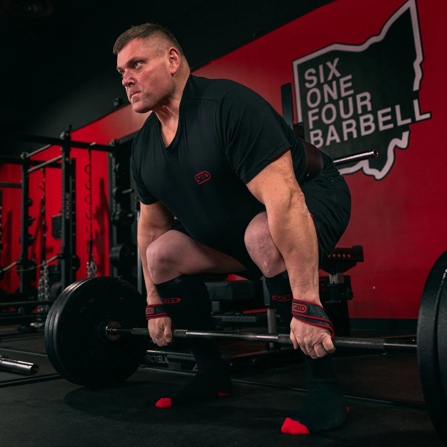 SBD Figure 8 Lifting Straps Schwarz Rot in Action